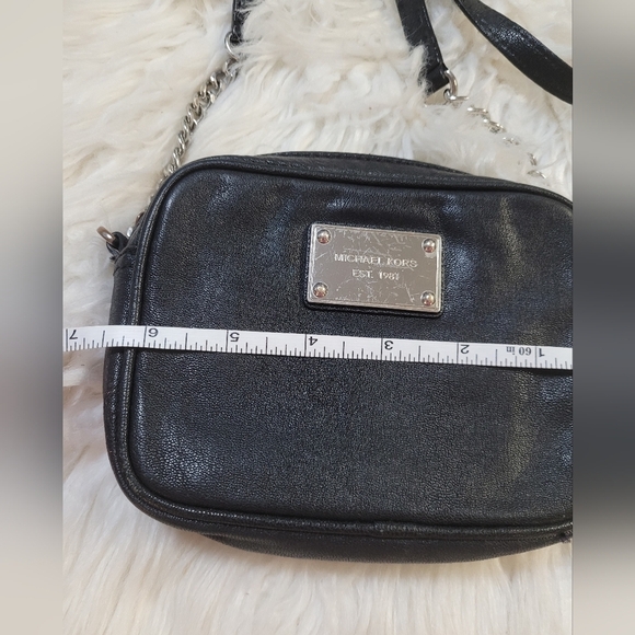 Michael kors Authentic Gently worn black leather  crossbody with silver accents. - Picture 4 of 9